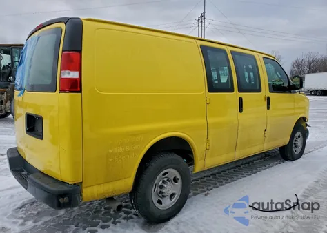 2020 Chevrolet Express G2500 из США, поврежденный, VIN 1GCWGAFP8L1173666